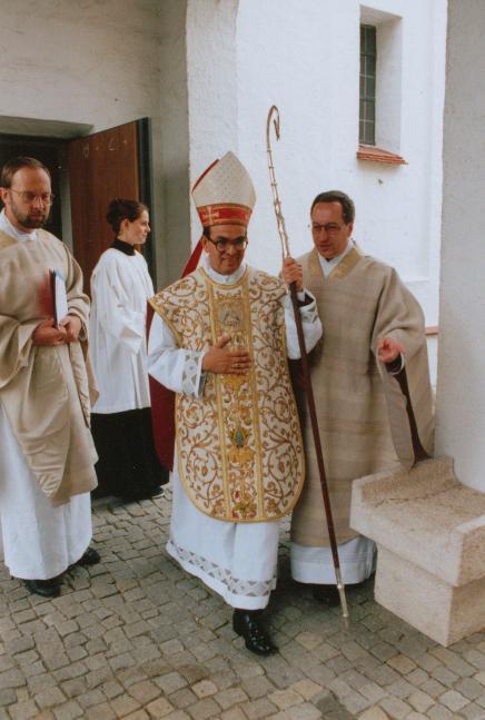 Weihbischof Gregorio Rosa Chávez bei einer kirchlichen Zeremonie